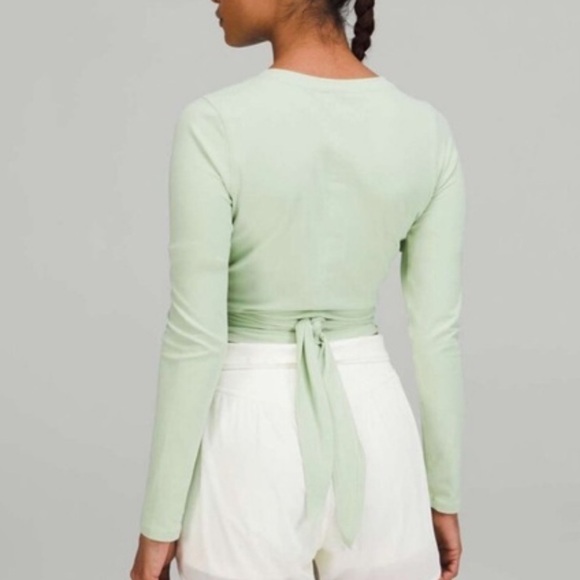 Lululemon Time to Restore Nulu Long
Sleeve Shirt Creamy Mint Size 8 - Picture 2 of 10